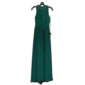 Mac Duggal NWT Size 4 Emerald Green Beaded Neckline Sleeveless Maxi Gown 56045